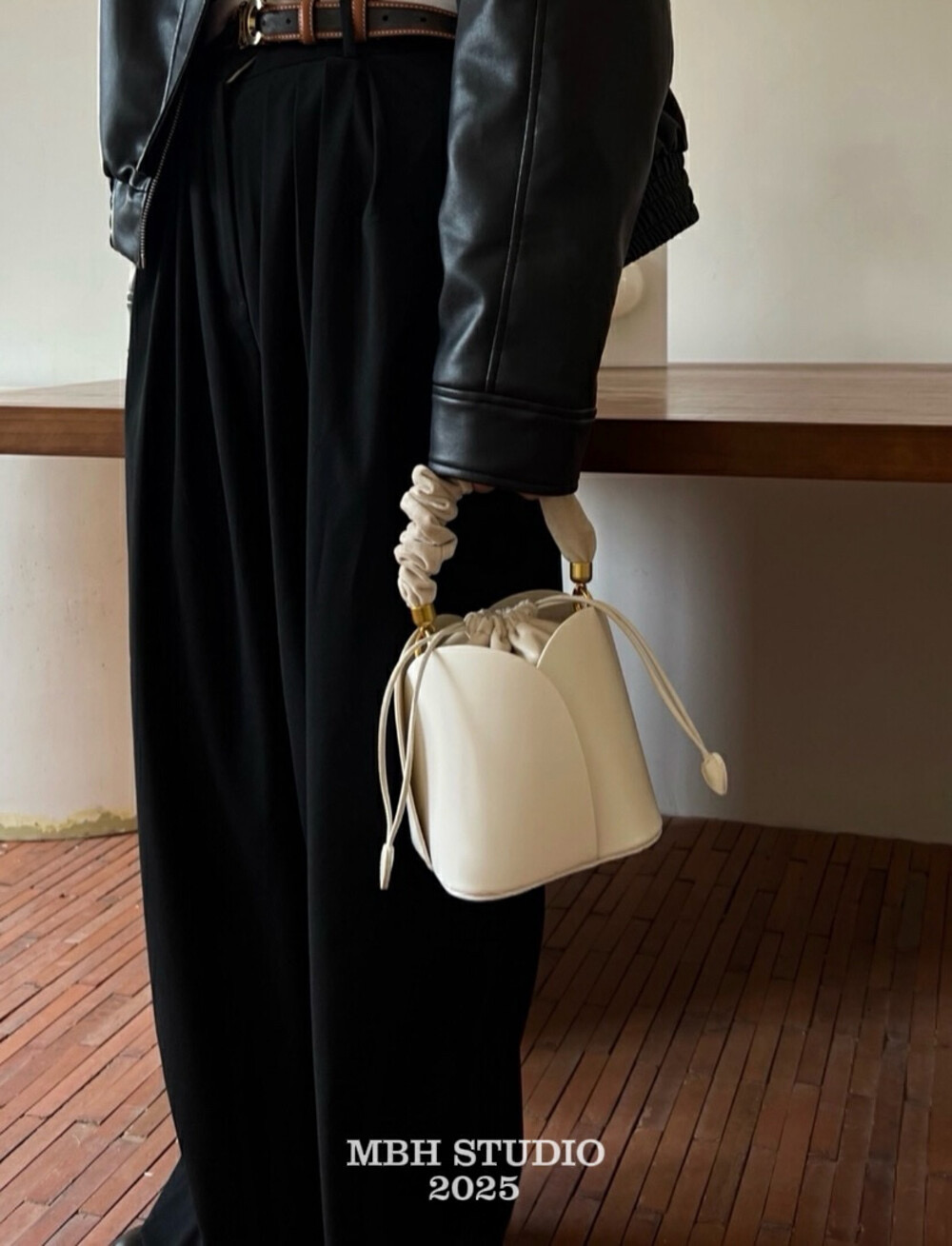 MBH Petal Bucket Bag Genuine Leather Crossbody Handbag with 3 Straps
