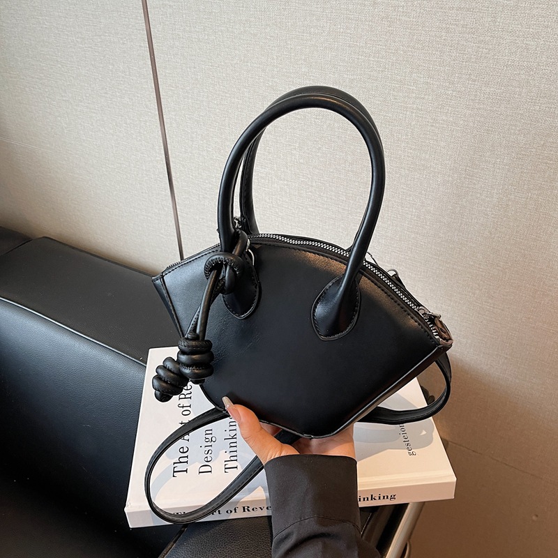 2025 New Shell Handbag Women's Fashion Versatile Black Shoulder Crossbody Bag - Image 3