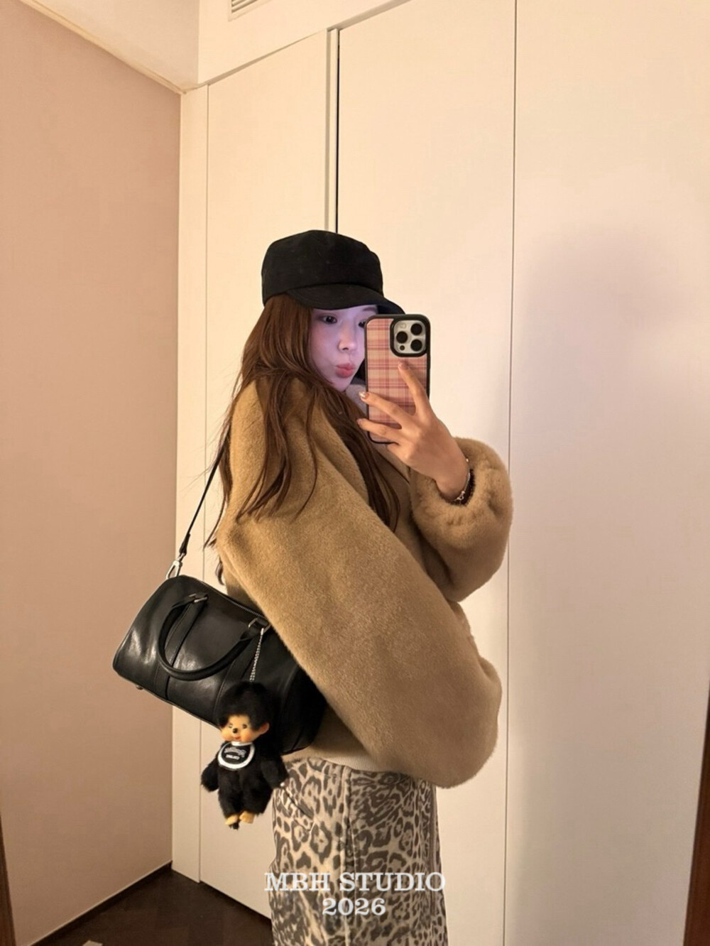 MBH Crystal Head Layer Vegetable Tanned Leather Minimalist Boston Pillow Bag Versatile Handbag Crossbody with Shoulder Strap - Image 2